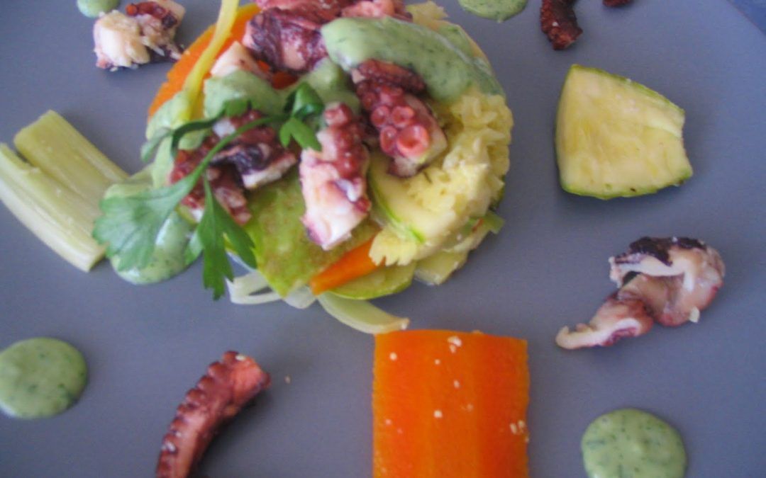 Ensalada de verduras y pulpo